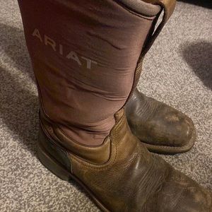 Mens Ariat steel toe work boot.